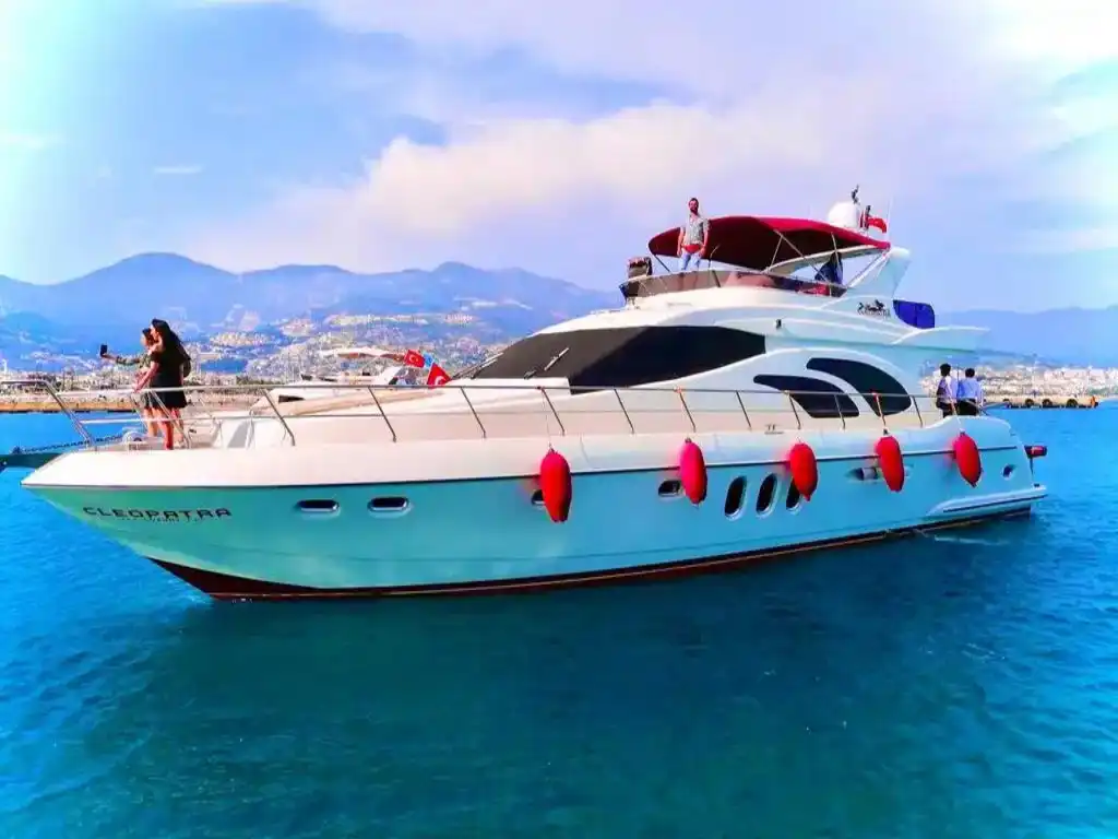 YACHT CLEOPATRA